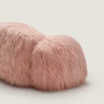 peluş contemporary kanepe, organik collectible design sofa, özel üretim fluffy luxury koltuk, pudra pembe modern kanepe, heykelsi playful sofa