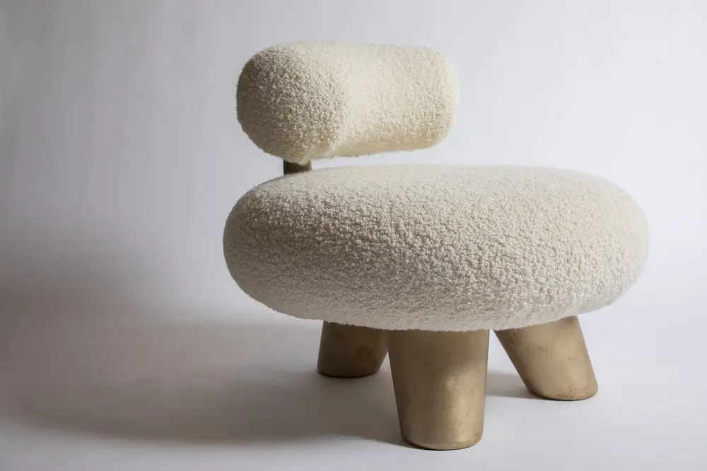 boucle modern koltuk, organik formlu sculptural lounge chair, özel üretim minimal koltuk, contemporary collectible furniture chair, yumuşak formlu tasarım koltuk