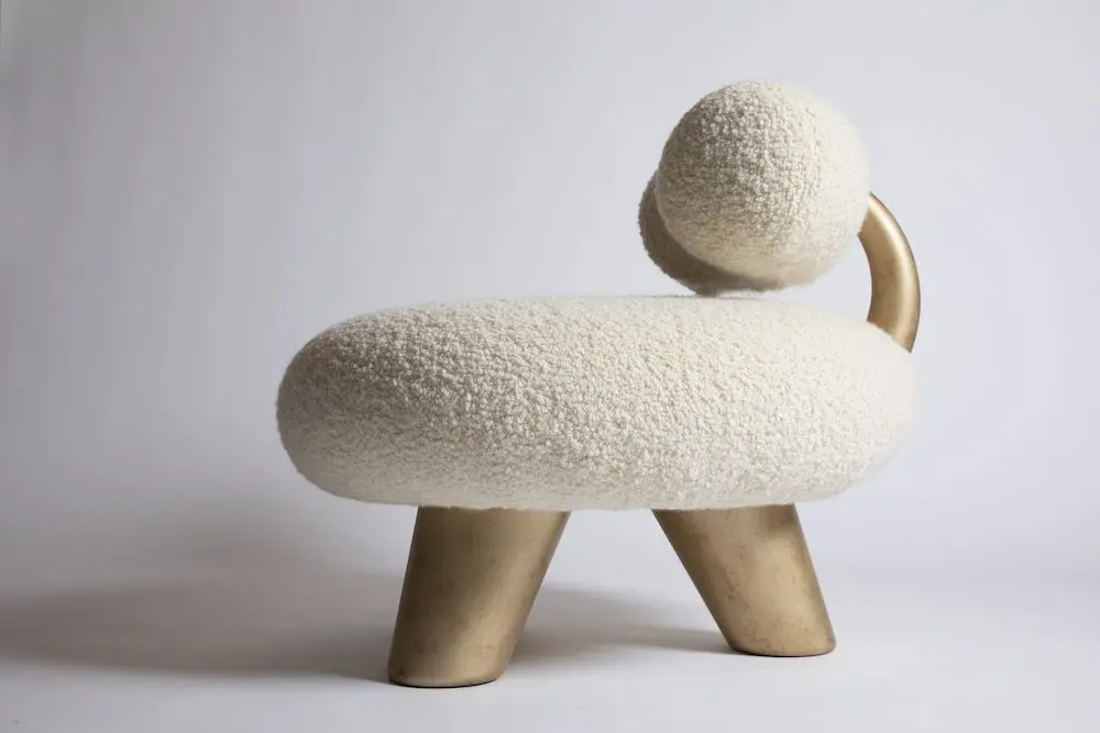 boucle modern koltuk, organik formlu sculptural lounge chair, özel üretim minimal koltuk, contemporary collectible furniture chair, yumuşak formlu tasarım koltuk