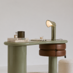 zeytin yeşili lake özel üretim makyaj masası, deri çekmeceli özel ölçü vanity desk, silindirik ayaklı sipariş mobilya masa, organik formlu ısmarlama mobilya makyaj masası, modern lüks dressing table tasarımı