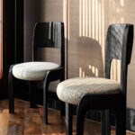 siyah meşe modern sandalye, minimal contemporary dining chair, özel üretim organik sandalye, sculptural ahşap yemek sandalyesi, soft brutalist tasarım chair