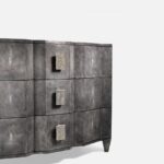 gri dokulu özel üretim şifonyer, dalgalı cepheli özel ölçü dresser, metal kulplu sipariş mobilya şifonyer, konik ayaklı ısmarlama mobilya depolama ünitesi, art deco luxury yatak odası şifonyeri