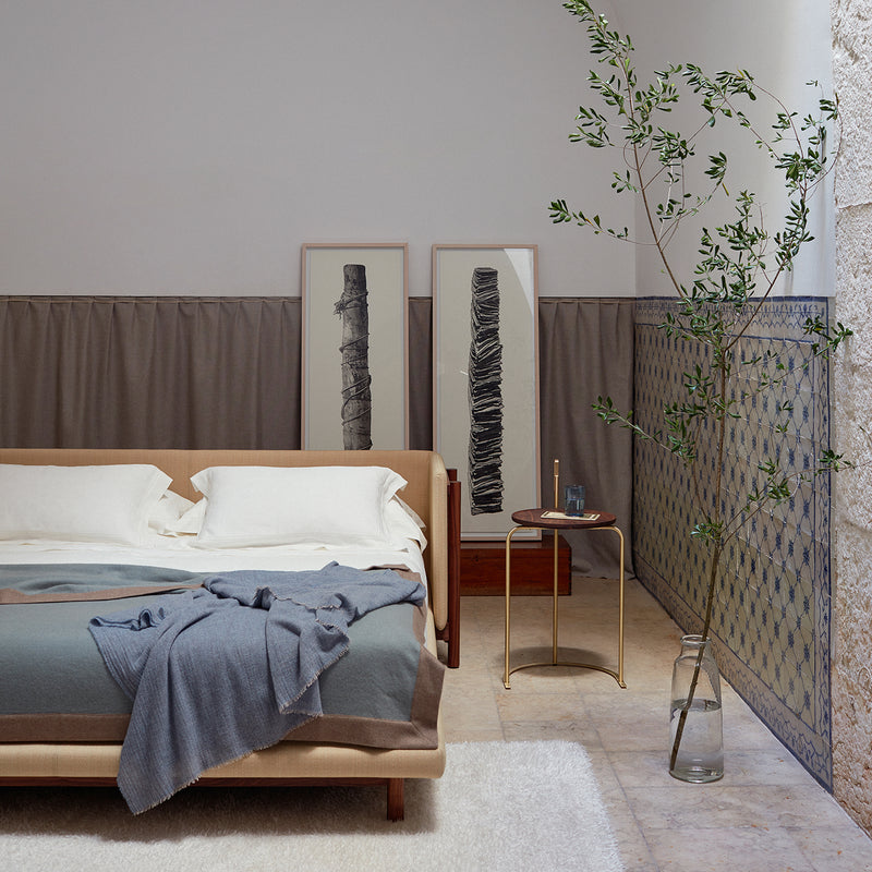 contemporary platform karyola, ozel uretim dosemeli yatak, luxury ahsap karyola design, japandi modern bedroom furniture, upholstered contemporary bed