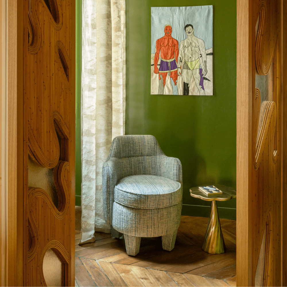 modern lounge koltuk, organik formlu contemporary chair, özel üretim minimal koltuk, keten dokulu sculptural lounge chair, butik otel tarzı tasarım koltuk