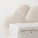 bulut formlu modern karyola, boucle kumaş luxury bed, özel üretim organik başlıklı yatak, contemporary çocuk odası karyolası, oversized sculptural tasarım yatak