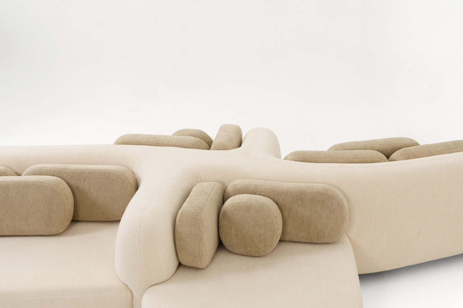 organik formlu modüler kanepe, boucle collectible design sofa, özel üretim luxury modüler koltuk, heykelsi contemporary oturma grubu, modern gallery style kanepe
