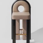 siyah kemer sırtlı özel üretim bar sandalyesi, taba deri özel ölçü luxury bar chair, pirinç zımbalı sipariş mobilya tabure, yuvarlak sırt boşluklu ısmarlama mobilya, Art Deco tarzı lüks bar sandalyesi
