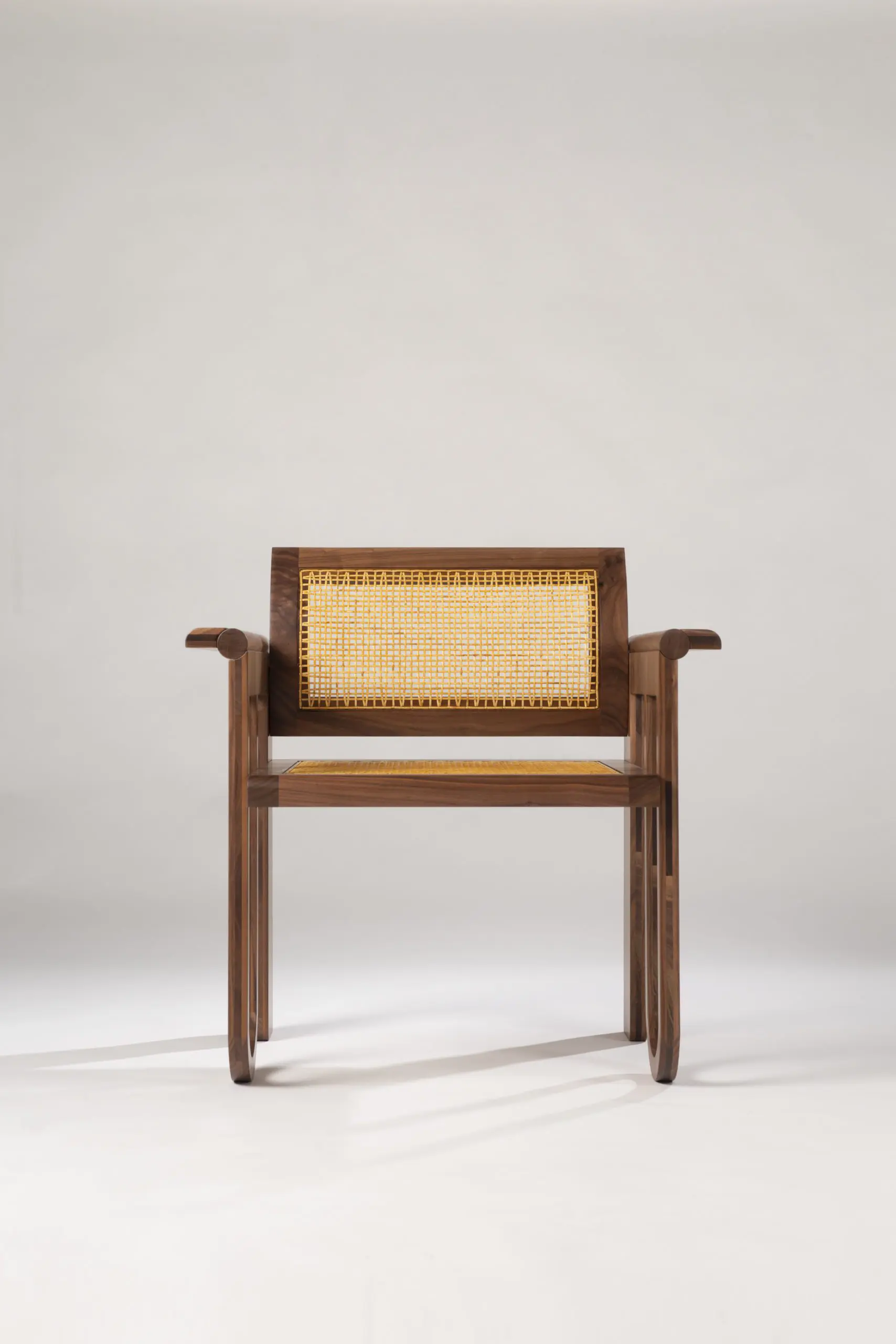 hasır koltuk, ceviz lounge chair, özel üretim japandi koltuk, modern rattan koltuk, collectible design ahşap koltuk