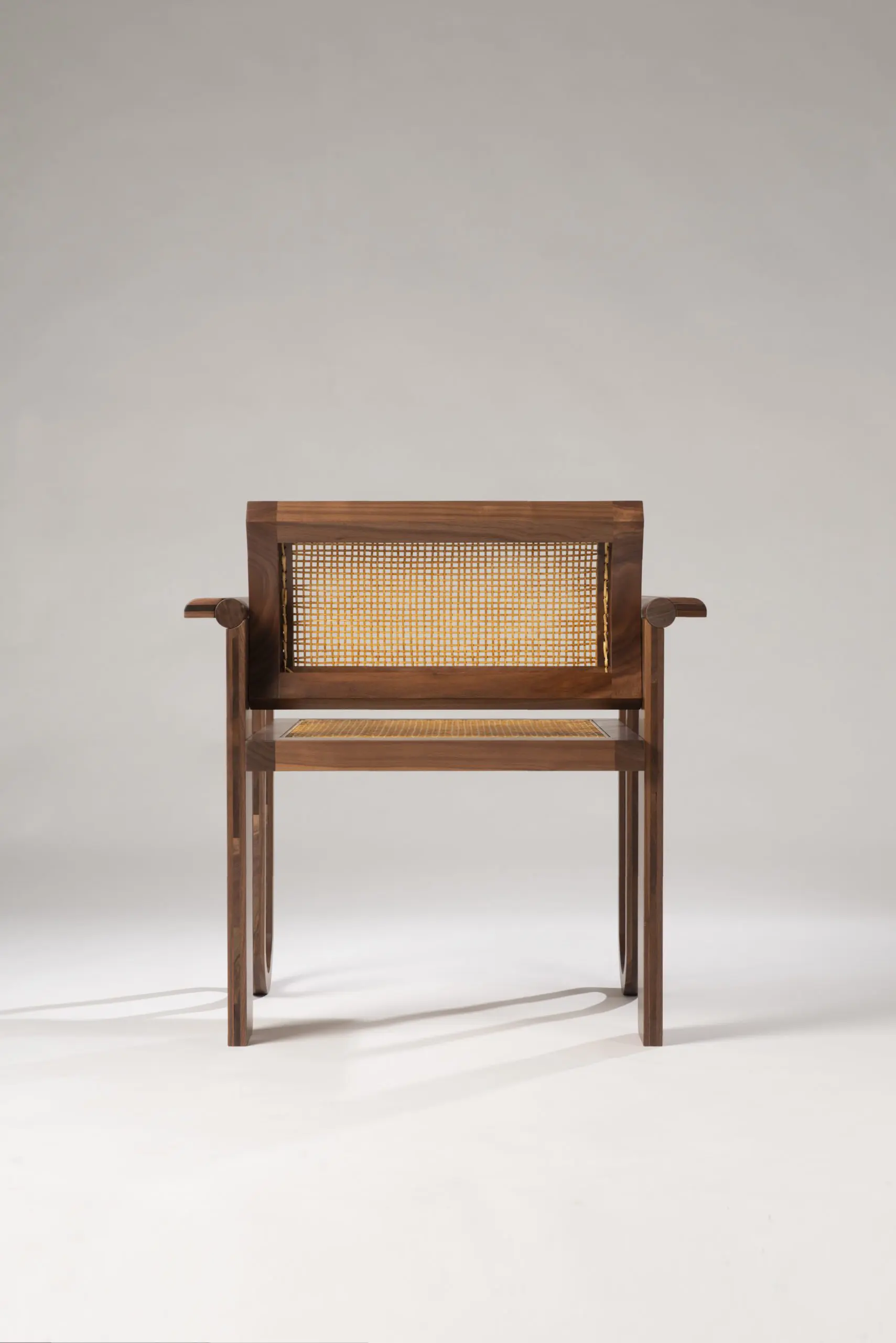 hasır koltuk, ceviz lounge chair, özel üretim japandi koltuk, modern rattan koltuk, collectible design ahşap koltuk