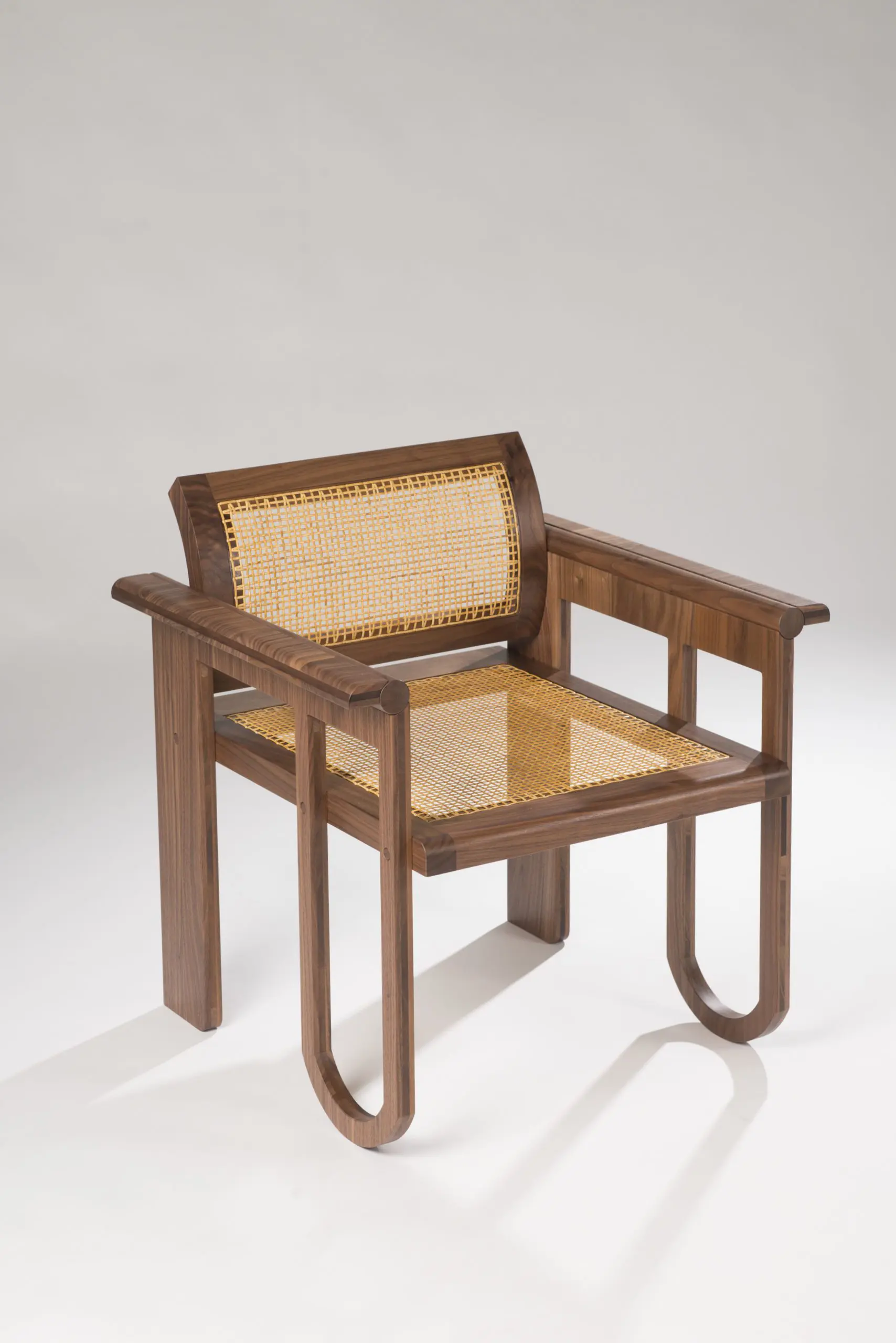 hasır koltuk, ceviz lounge chair, özel üretim japandi koltuk, modern rattan koltuk, collectible design ahşap koltuk