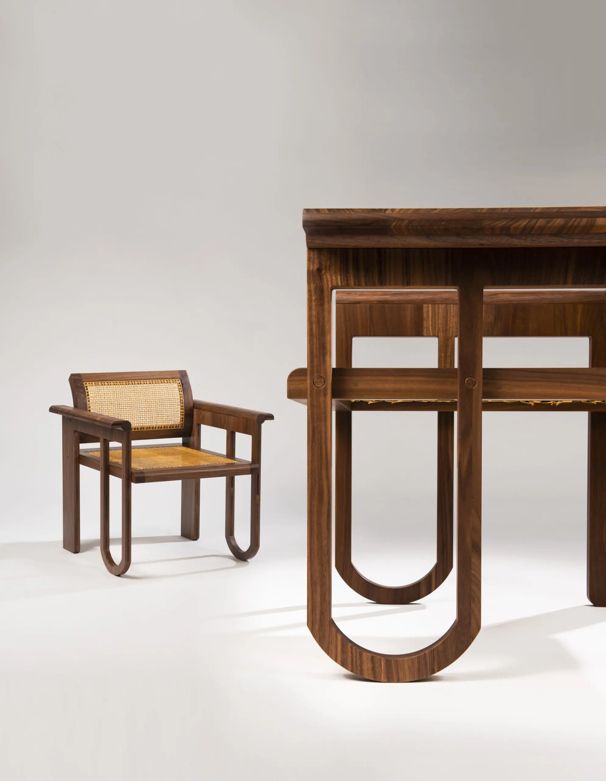 hasır koltuk, ceviz lounge chair, özel üretim japandi koltuk, modern rattan koltuk, collectible design ahşap koltuk