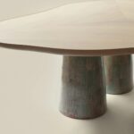 seramik ayaklı özel üretim yemek masası, masif meşe özel ölçü dining table, patine sırlı seramik ayaklı sipariş mobilya, organik tablalı ısmarlama mobilya masa, doğal ahşap lüks yemek masası