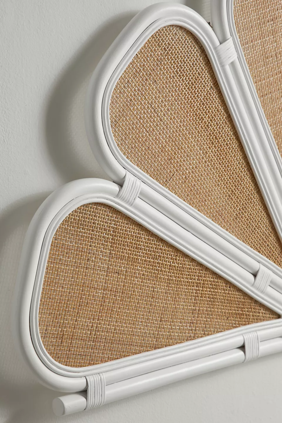rattan duvar panosu, hasır dekoratif wall panel, organik formlu duvar dekoru, özel üretim doğal hasır pano, mediterranean stil dekoratif aksesuar