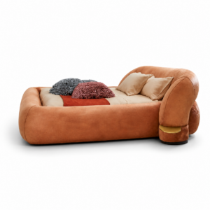 kavisli başlıklı modern karyola, pudra kadife luxury bed, özel üretim italyan tarzı yatak, entegre pirinç sehpali tasarım karyola, organik formlu contemporary yatak