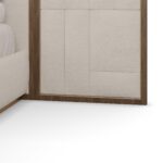 krem boucle panelli özel üretim karyola, ahşap çerçeveli özel ölçü yatak başı, modüler duvar panelli sipariş mobilya karyola, alçak döşemeli ısmarlama mobilya yatak, soft luxury master bedroom karyola