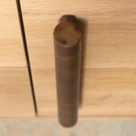 silindirik ayaklı modern büfe, masif ahşap minimal konsol, özel üretim büfe tasarımı, doğal tonlu modern depolama ünitesi, ısmarlama ahşap büfe