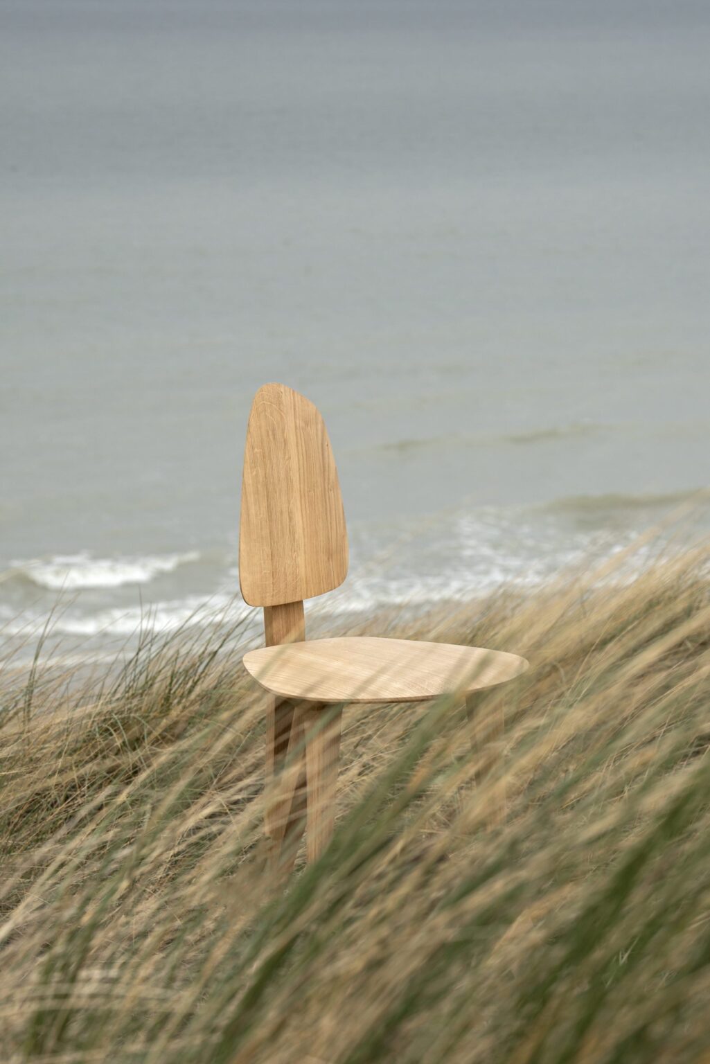minimal masif ahsap sandalye, contemporary dining chair design, ozel uretim modern sandalye, scandinavian japandi chair, organik formlu ahsap sandalye