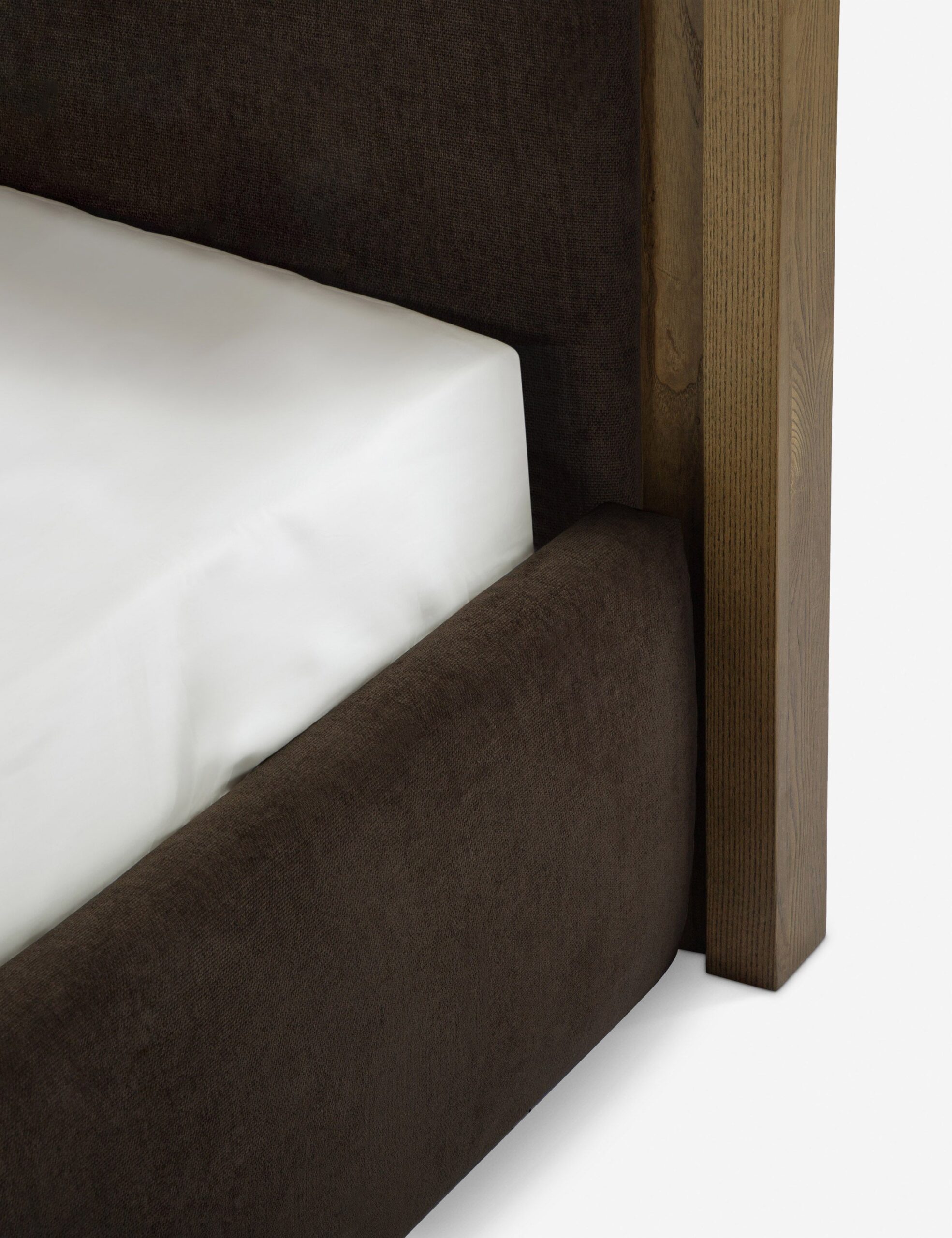 meşe çerçeveli karyola, özel üretim yatak, döşemeli başlıklı karyola, modern luxury bedroom furniture, ısmarlama ahşap detaylı karyola