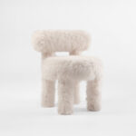 fluvia sandalye, faux fur modern sandalye, özel üretim sculptural chair, yumuşak dokulu contemporary sandalye, collectible design dining chair