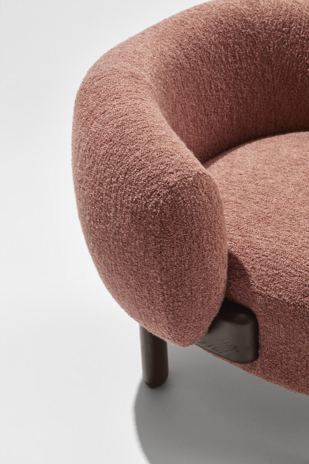 boucle lounge chair, sculptural modern koltuk, ozel uretim contemporary berjer, rounded barrel armchair, organic modern luxury seating
