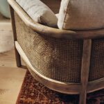 hasır detaylı koltuk, rattan koltuk, masif meşe koltuk, luxury lounge chair, modern Mediterranean koltuk, artisan furniture koltuk, doğal ahşap koltuk, özel üretim koltuk, coastal luxury chair, hasır detaylı tekli koltuk, contemporary lounge chair, premium koltuk modeli, luxury accent chair, designer koltuk, ahşap iskeletli koltuk