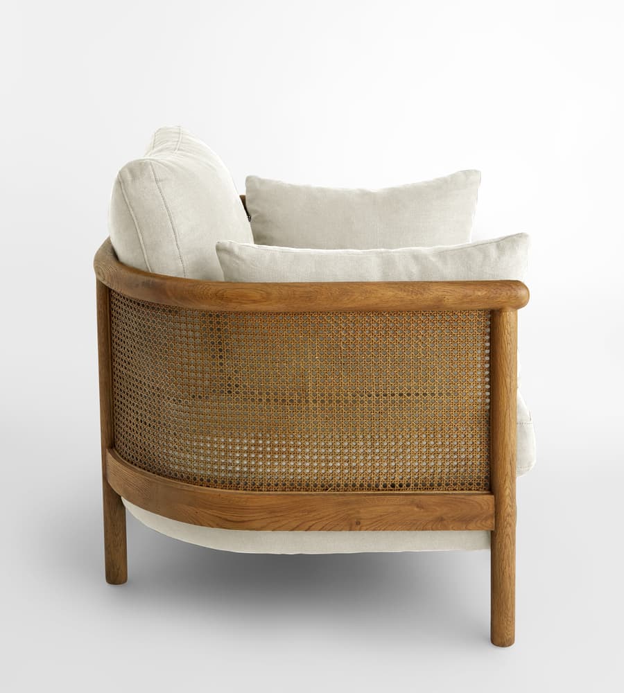 hasır detaylı koltuk, rattan koltuk, masif meşe koltuk, luxury lounge chair, modern Mediterranean koltuk, artisan furniture koltuk, doğal ahşap koltuk, özel üretim koltuk, coastal luxury chair, hasır detaylı tekli koltuk, contemporary lounge chair, premium koltuk modeli, luxury accent chair, designer koltuk, ahşap iskeletli koltuk