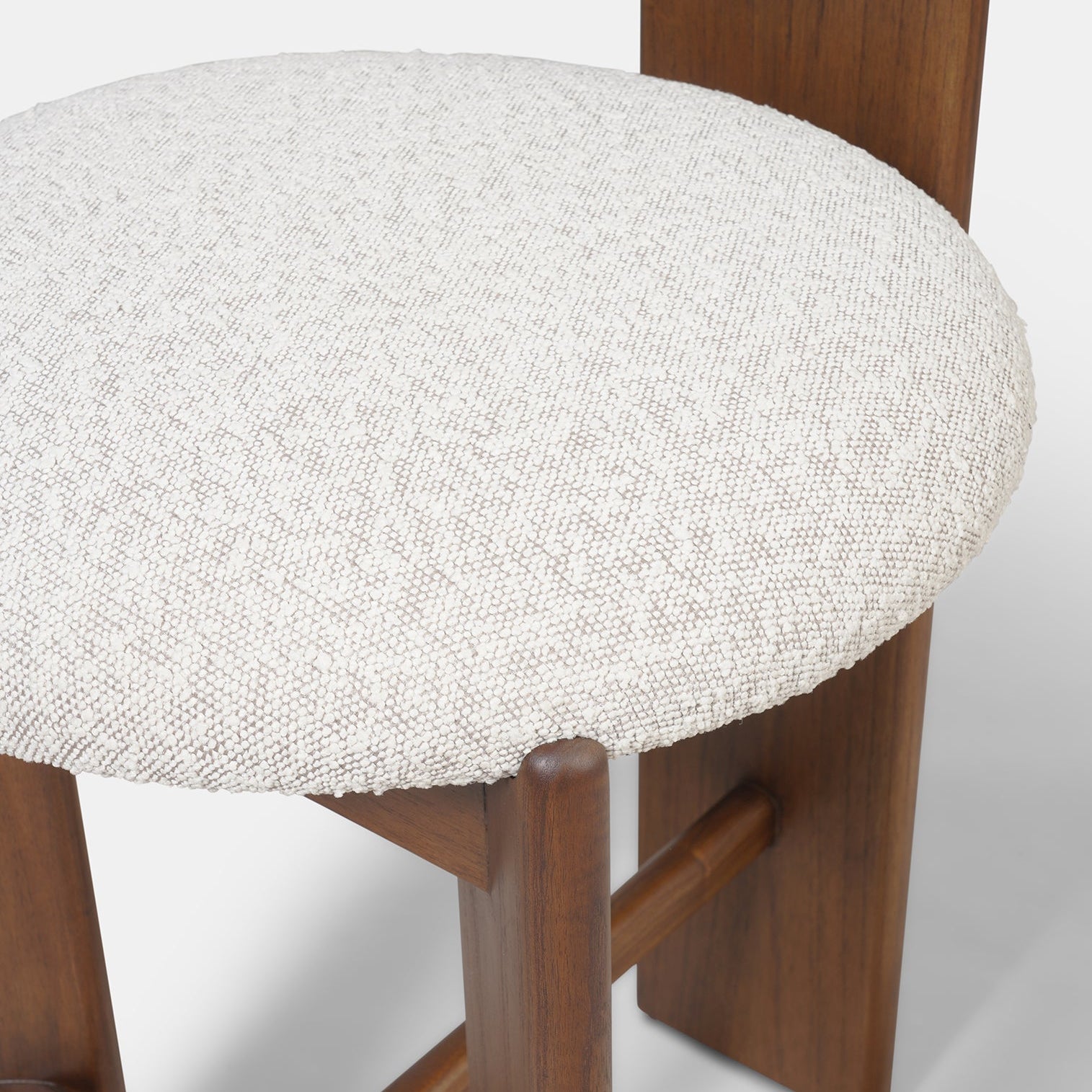 boucle bar sandalyesi, ozel uretim counter stool, contemporary ahsap bar sandalyesi, round back modern stool, luxury mutfak bar sandalyesi