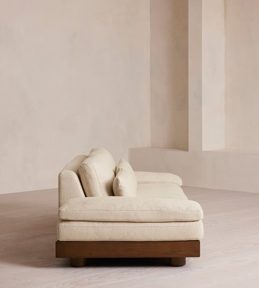 moduler luxury kanepe, masif bazali contemporary sofa, ozel uretim modern oturma grubu, soft minimal designer kanepe, natural wood luxury sofa