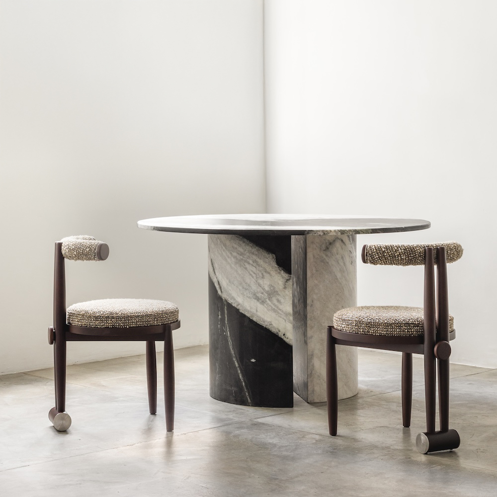 heykelsi dining chair, boucle modern sandalye, özel üretim ahşap sandalye, contemporary collectible chair, masif ahşap designer chair