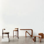 heykelsi dining chair, boucle modern sandalye, özel üretim ahşap sandalye, contemporary collectible chair, masif ahşap designer chair