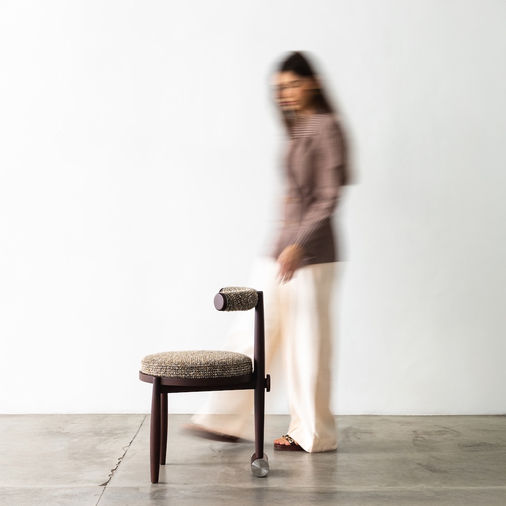 heykelsi dining chair, boucle modern sandalye, özel üretim ahşap sandalye, contemporary collectible chair, masif ahşap designer chair
