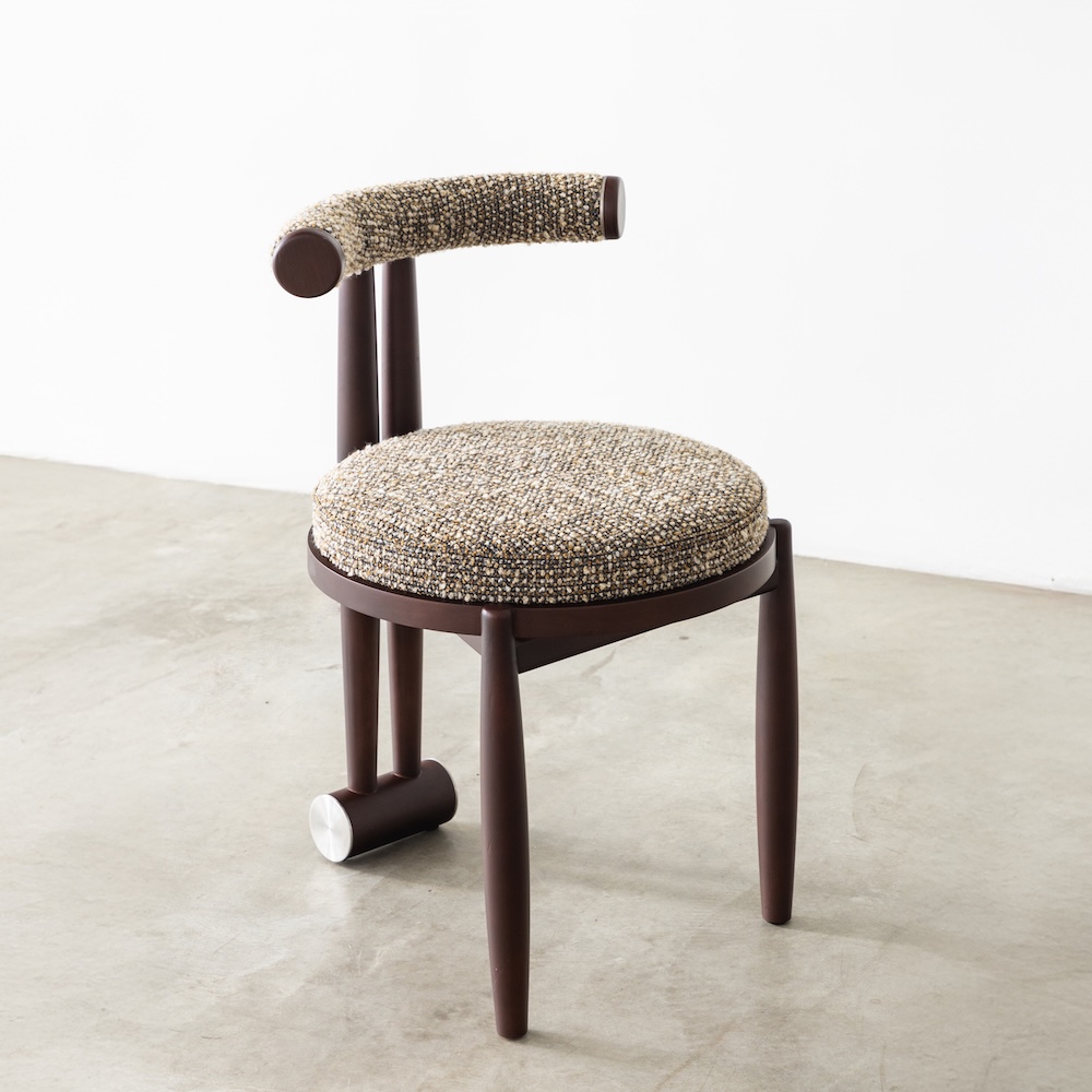 heykelsi dining chair, boucle modern sandalye, özel üretim ahşap sandalye, contemporary collectible chair, masif ahşap designer chair