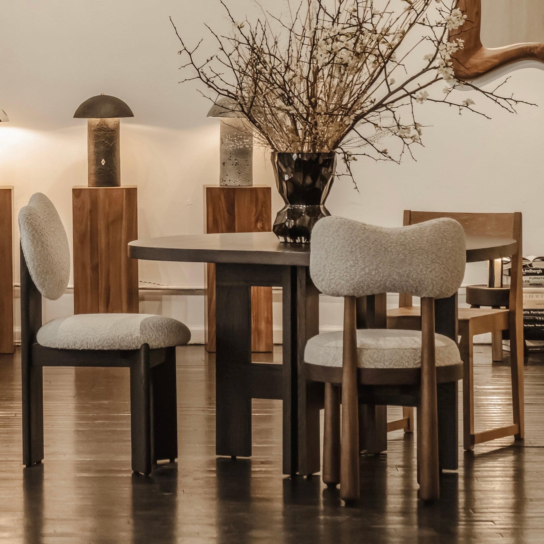 whiper sandalye, modern ahşap sandalye, özel üretim dining chair, sculptural sırtlı sandalye, contemporary meşe sandalye